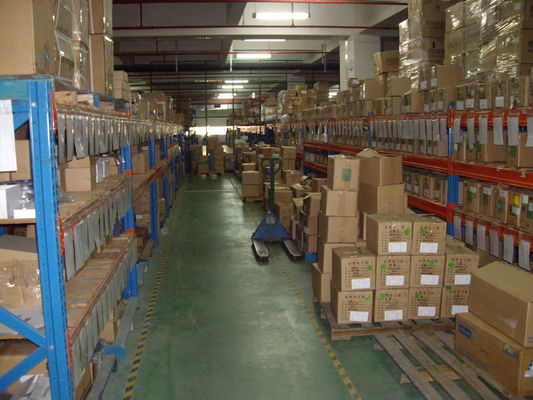 شراء رفوف متوسطة الحجم باللون الأزرق / البرتقالي مع التشغيل اليدوي ، أرفف البليت المصنوعة من الصلب / الخشب تصنيع عبر الإنترنت